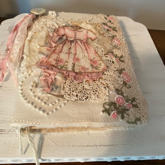 Handmade junk journal - Picture 4 of 13